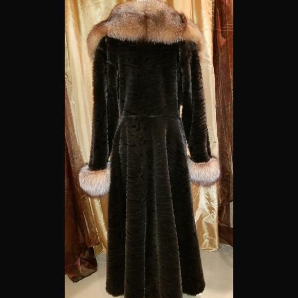 Coat - Picture 4 of 5